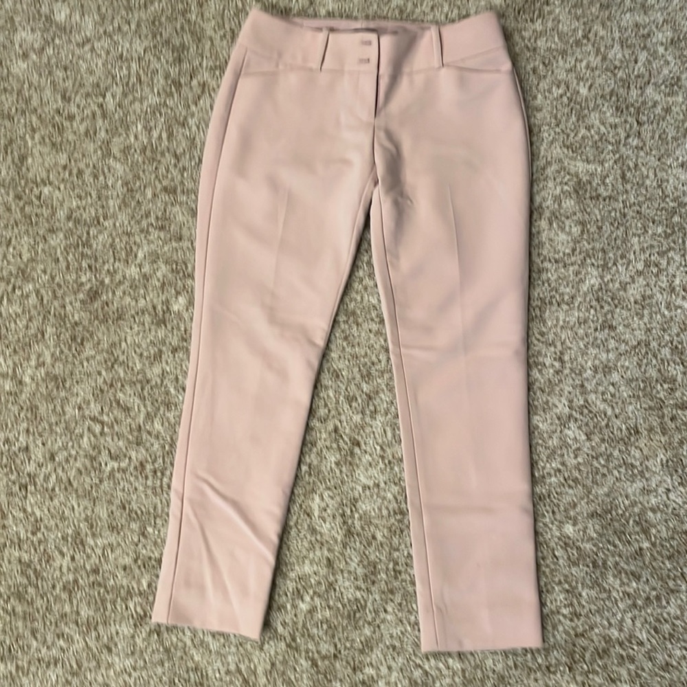 The Limited light pink ankle length trousers. Size 0